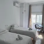 Naim Guest House Nerja