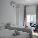Naim Guest House Nerja