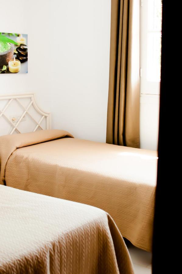 Alaymar With Fantastic Views Overlooking Burriana Beach Zone Vakantiehuis Nerja
