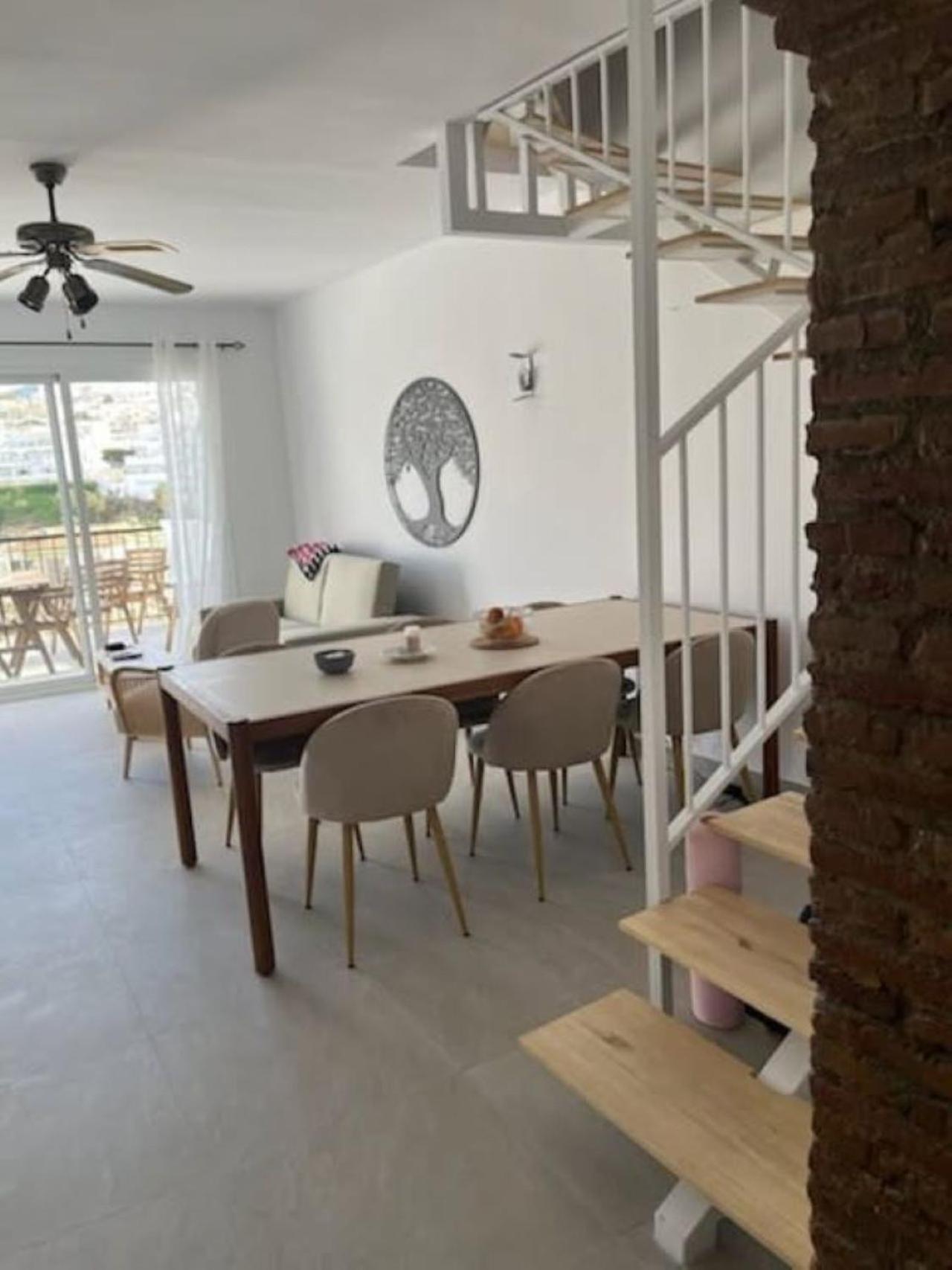 Hacienda 22 Menyber * Nerja