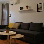 Piso Centrico Reformado / Apartment In The Center