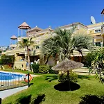 Refurbished 2-Bed Apartment Burriana Beach.
