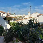 New Boho Home With Balcony, Private Garden And Communal Pool