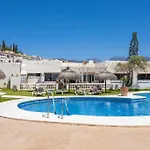 Tropicana Townhouse, 2 Bedroom Next To The Pool