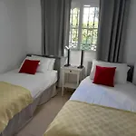 Refurbished 2-Bed Apartment Burriana Beach.