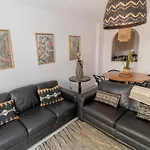 Las Flores Apartments
