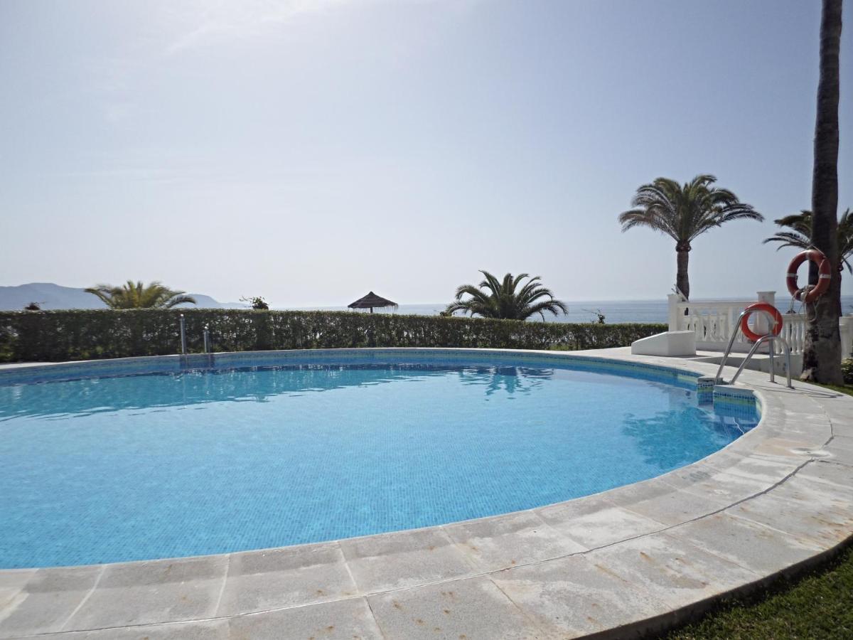 Palmeras 8 Menyber * Nerja