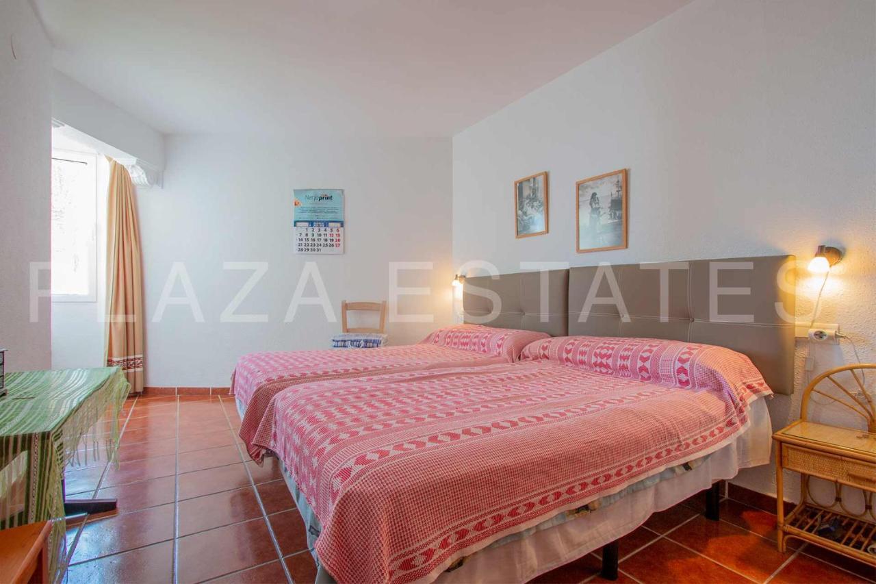 Apartamento En Edificio Torresol, 1ª Linea De Playa En Nerja