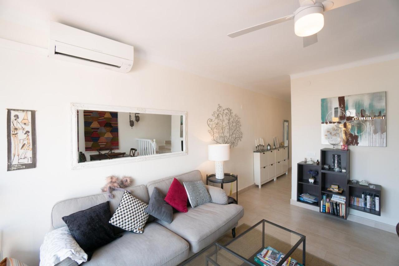Urb. La Hacienda, 16 Apartamento *