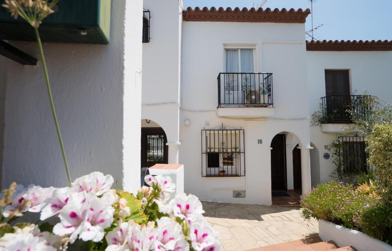 Urb. La Hacienda, 16 Apartamento
