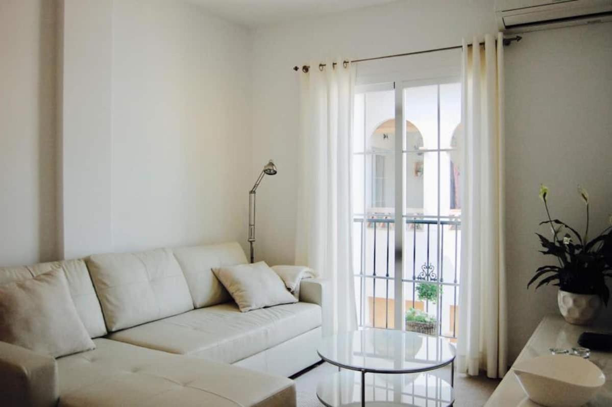 Fantastic 1 Bedroom In The Centre Of Apartamento Nerja