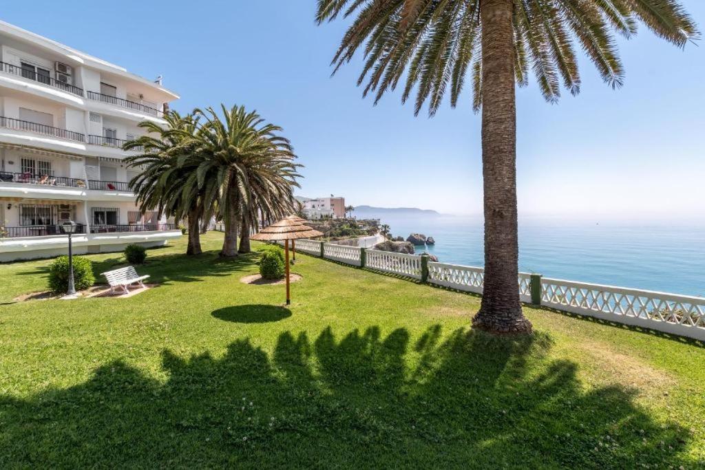 Perfect Family In Acapulco Playa, Nerja