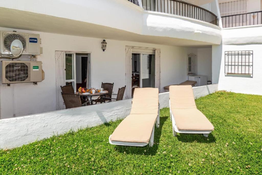 Perfect Family In Acapulco Playa, Nerja