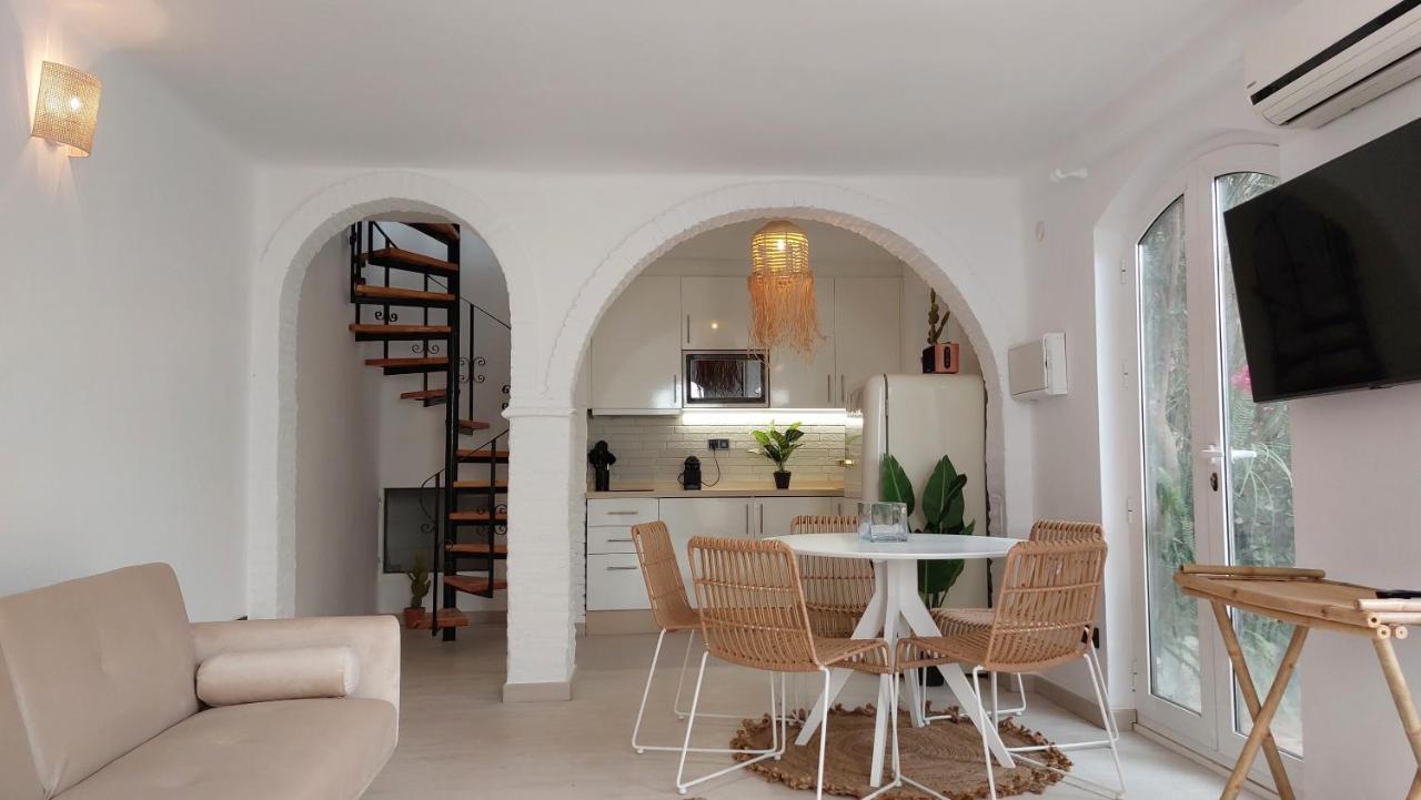 New Boho With Balcony, Private Garden And Communal Pool Сasa de vacaciones