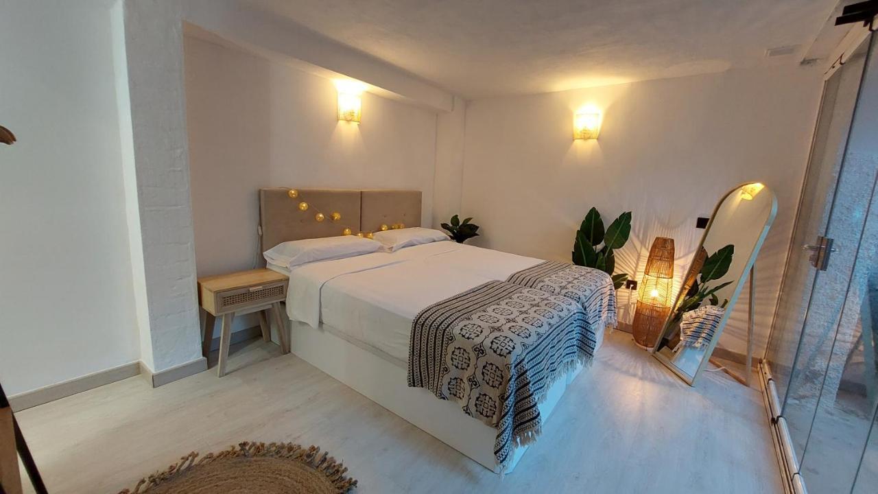 Сasa de vacaciones New Boho With Balcony, Private Garden And Communal Pool *