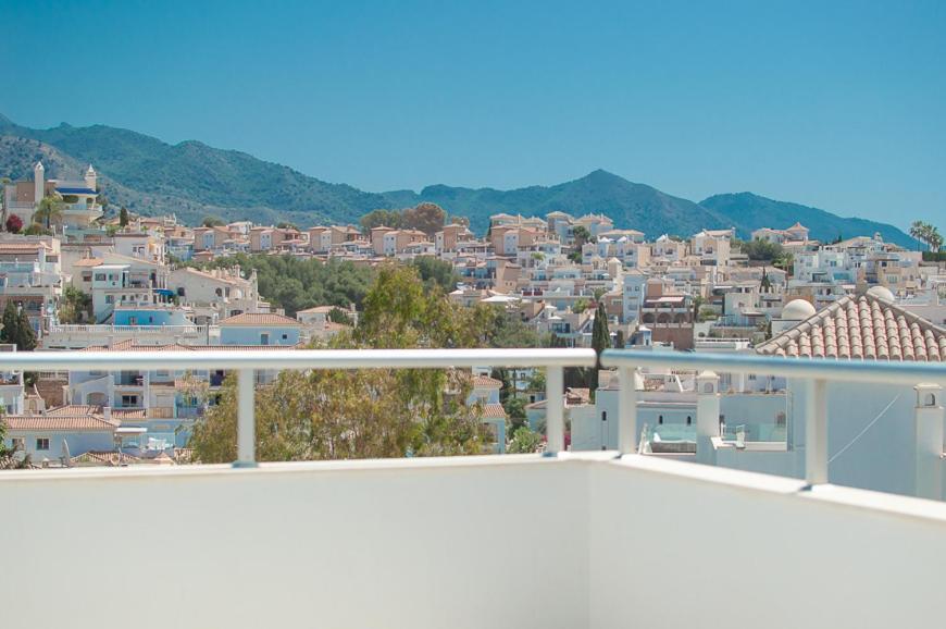 Superior Family Town Centre Close To In Peaceful Residential Zone Villa Nerja