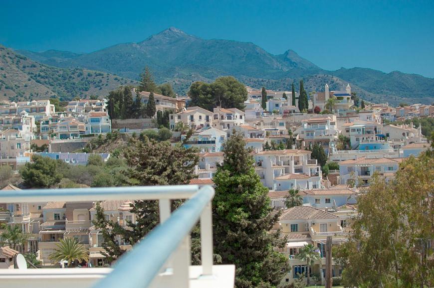 Superior Family Town Centre Close To In Peaceful Residential Zone Nerja