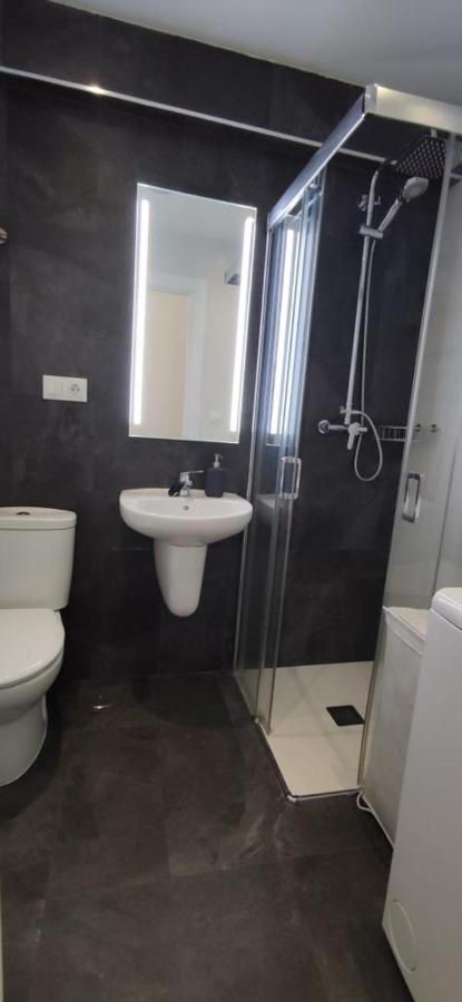 Centrally Located Studio In 2h Apartment Nerja