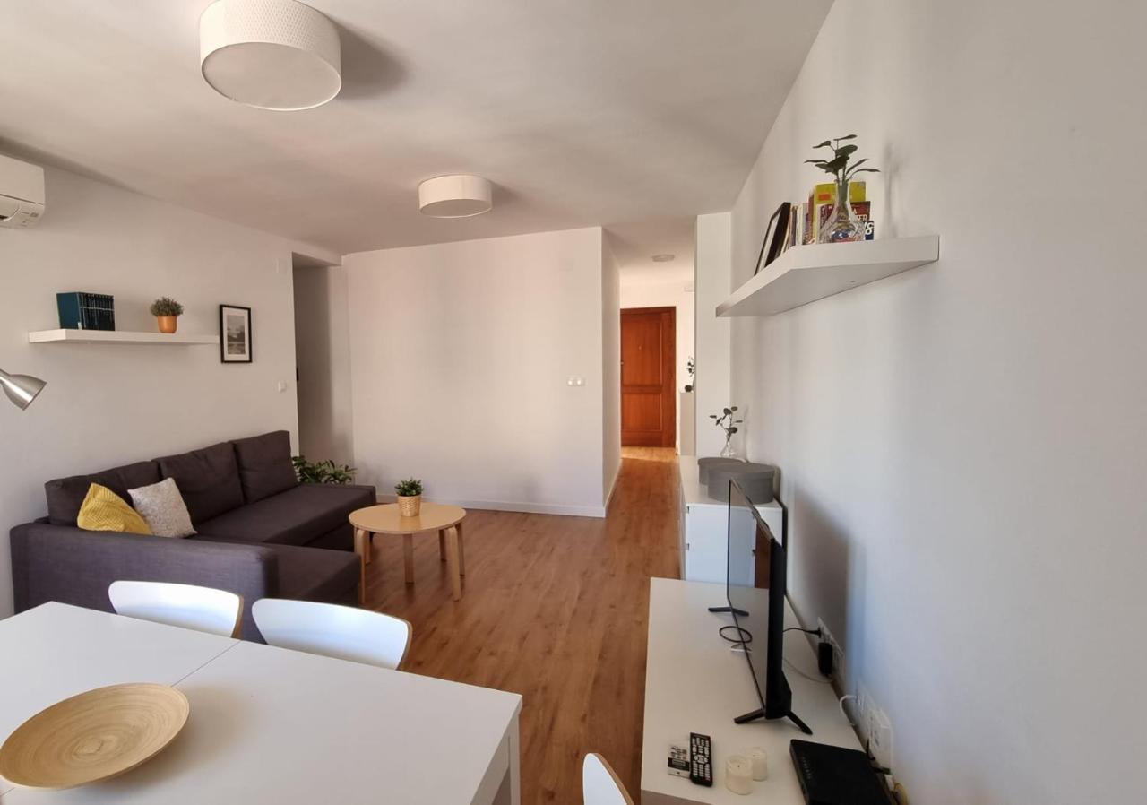 Apartment Piso Centrico Reformado / In The Center