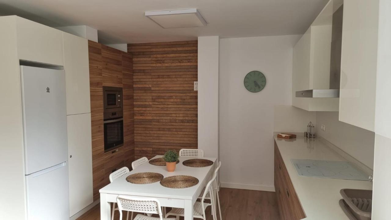 Apartment Piso Centrico Reformado / In The Center *