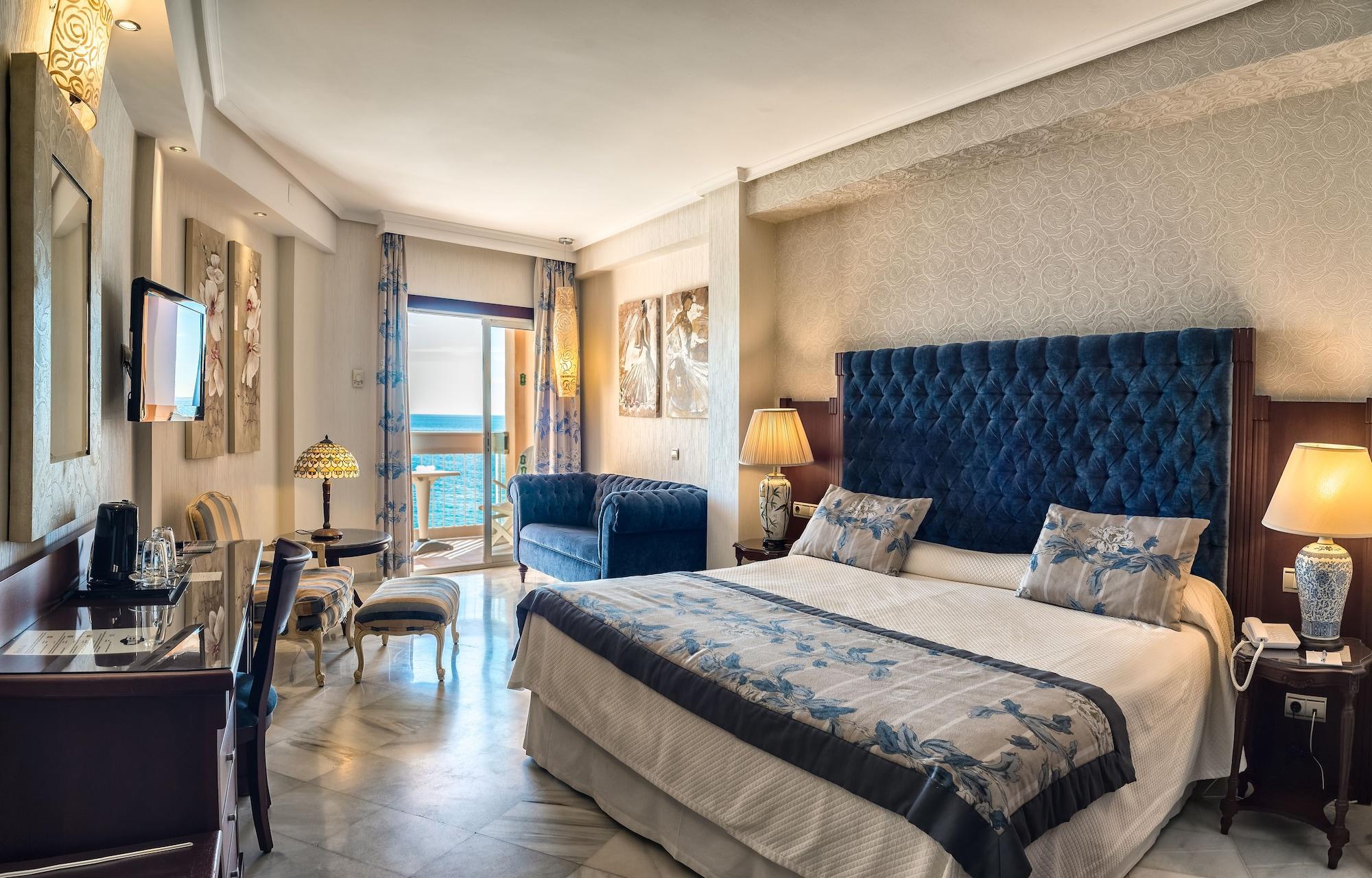 Hotel Balcon De Europa 4*