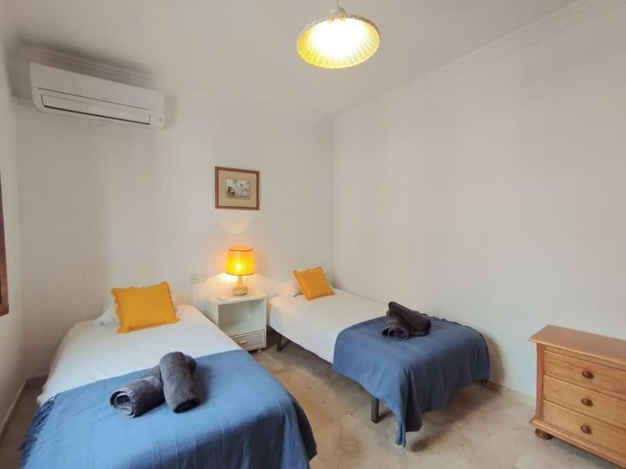 Apartment Beautiful 2 Bedroom In Calle Carabeo, *