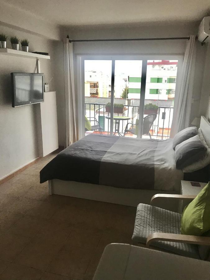 Centrally Located And Comfortable In 4b *