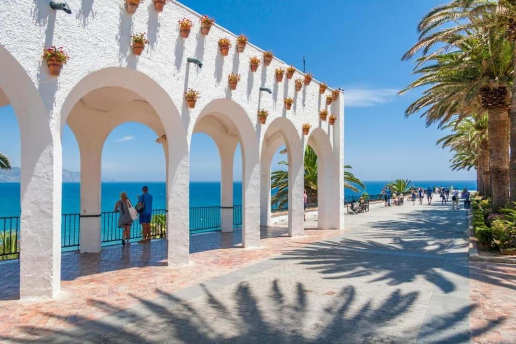 Penthouse With Amazing Sea Views And Parking Apartamento Nerja
