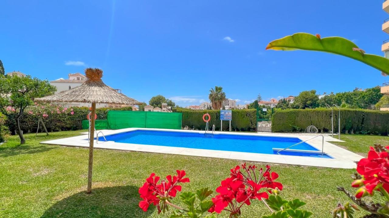 Hawaii 1st Floor Burriana, Apartamento Nerja