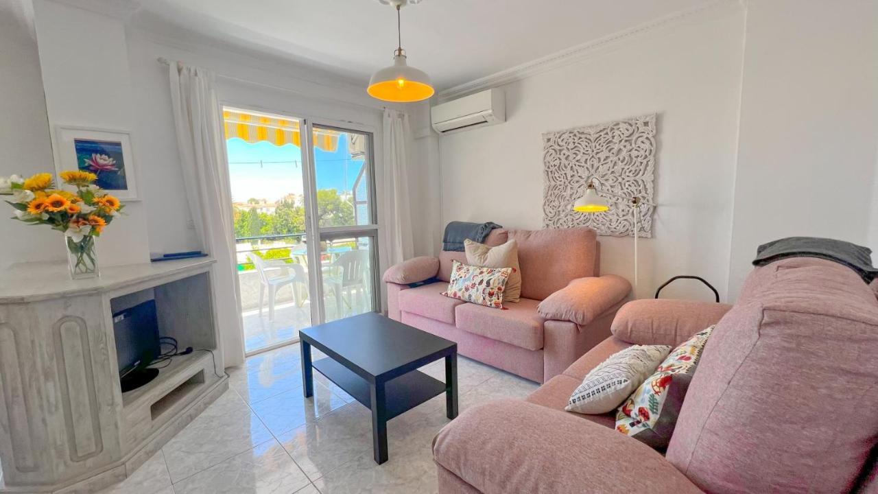 Hawaii 1st Floor Burriana, Apartamento Nerja