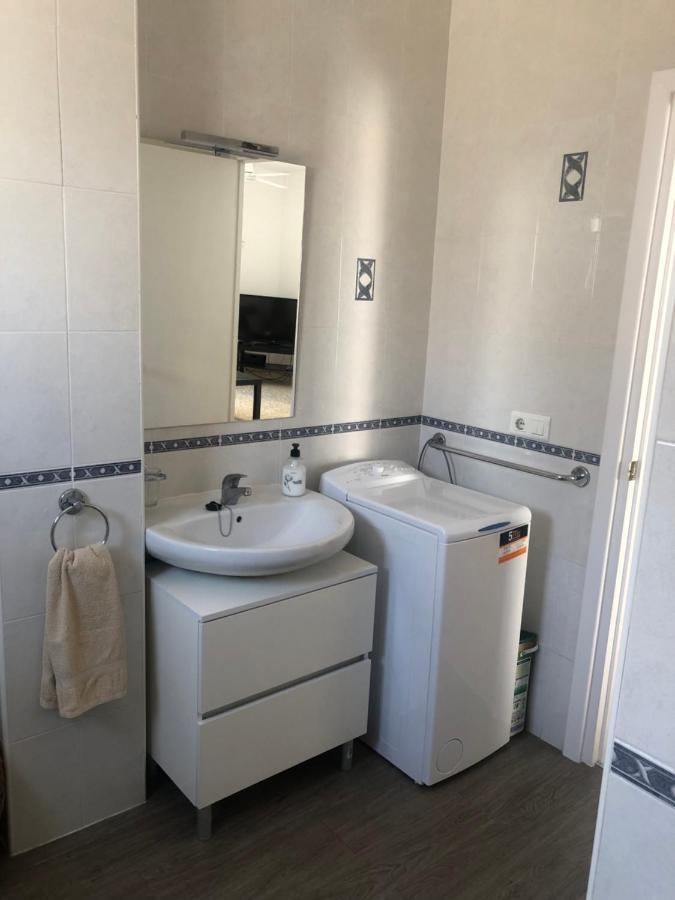 Spacious 1 Bedroom Apartment, Centre 3i Apartment