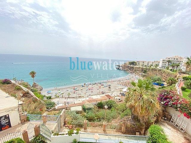 El Salon, Bluewater Apartment
