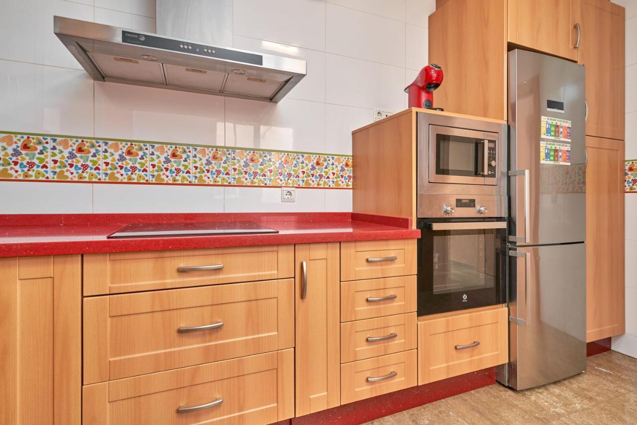 Vivienda Con Piscina *