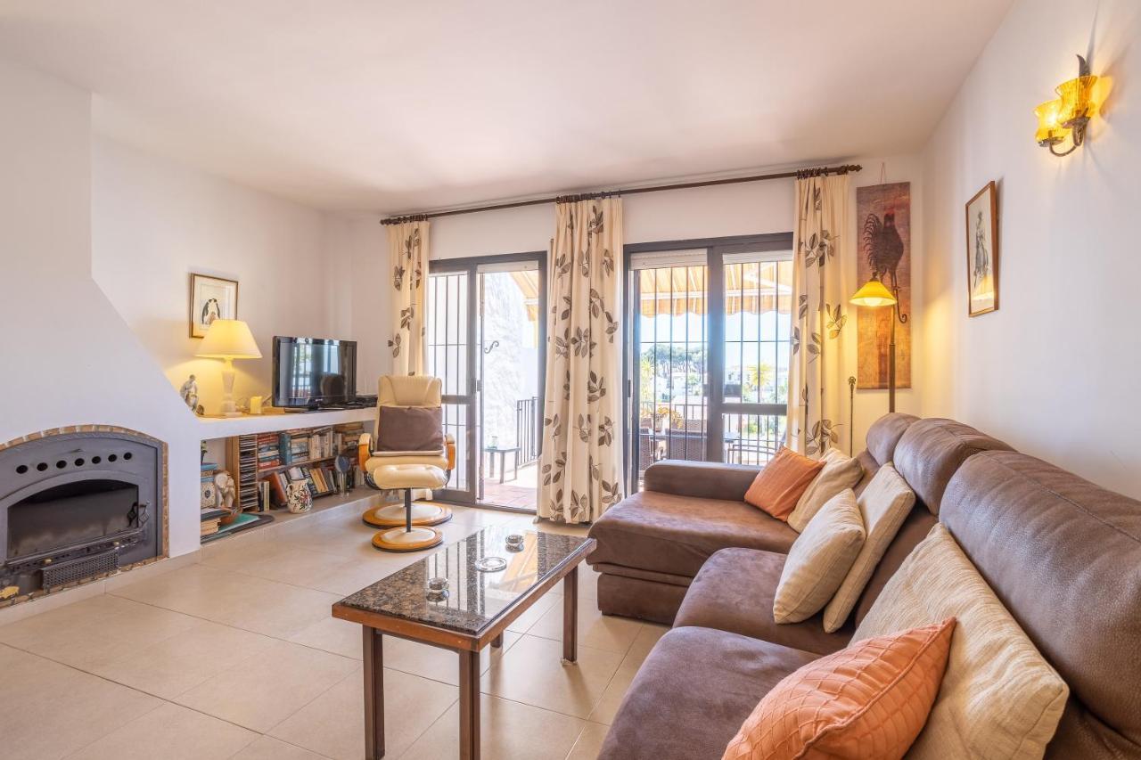Villa Casablanca 23 Overlooking The Sea Nerja