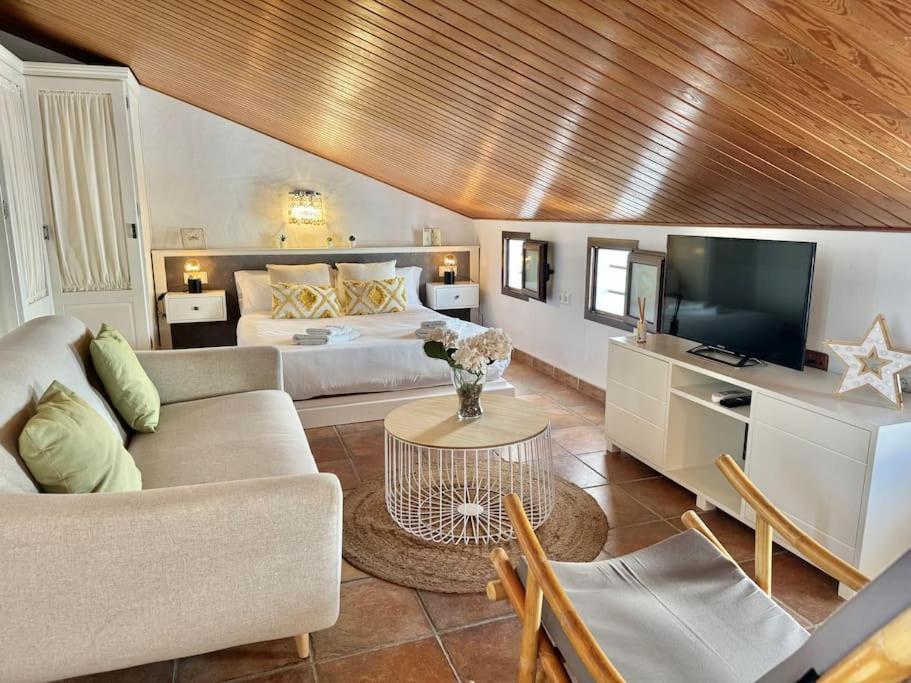 Apartment Atico 33 *