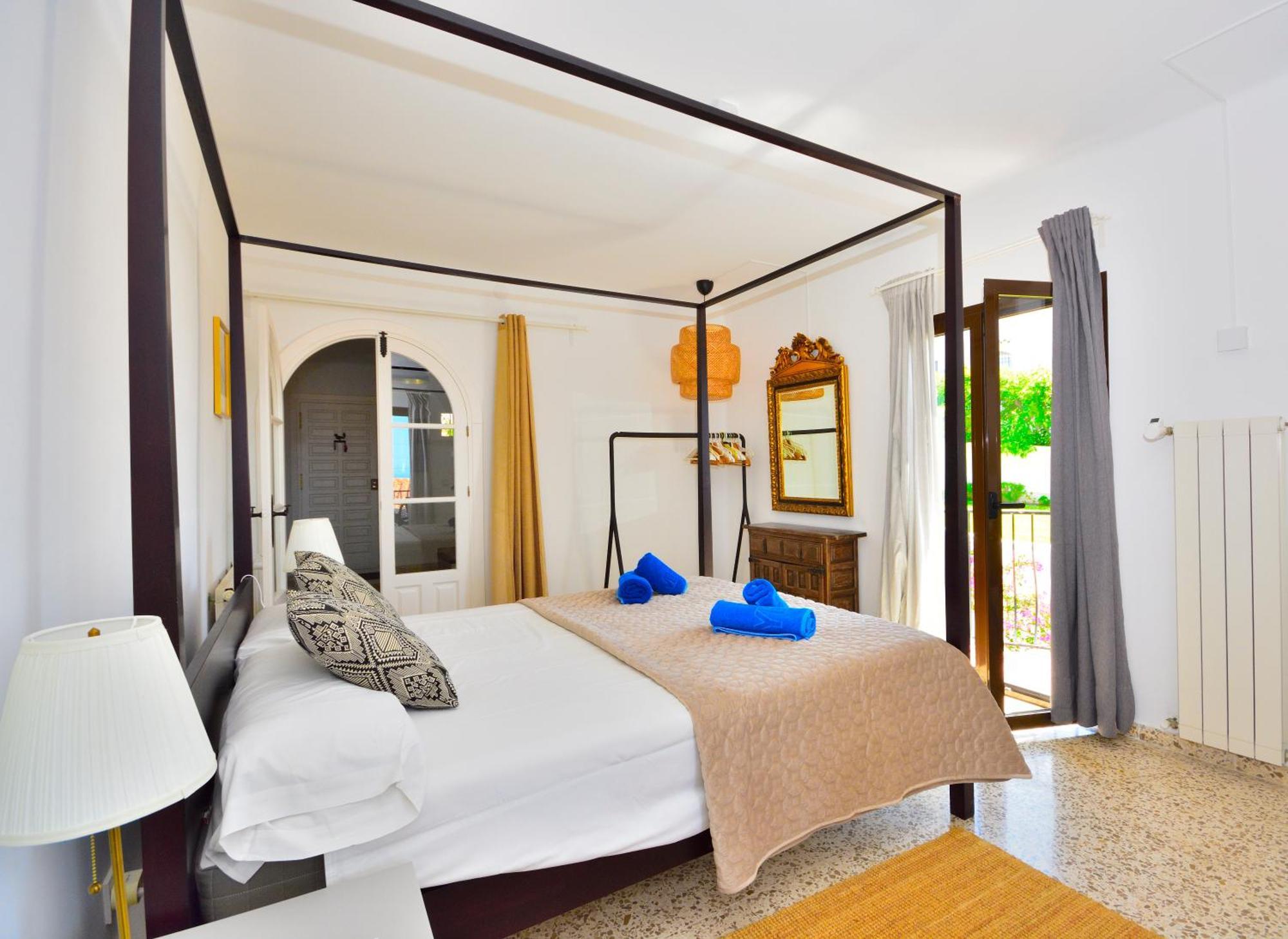 Pousada Little Castle: Sea & Mountain Views In