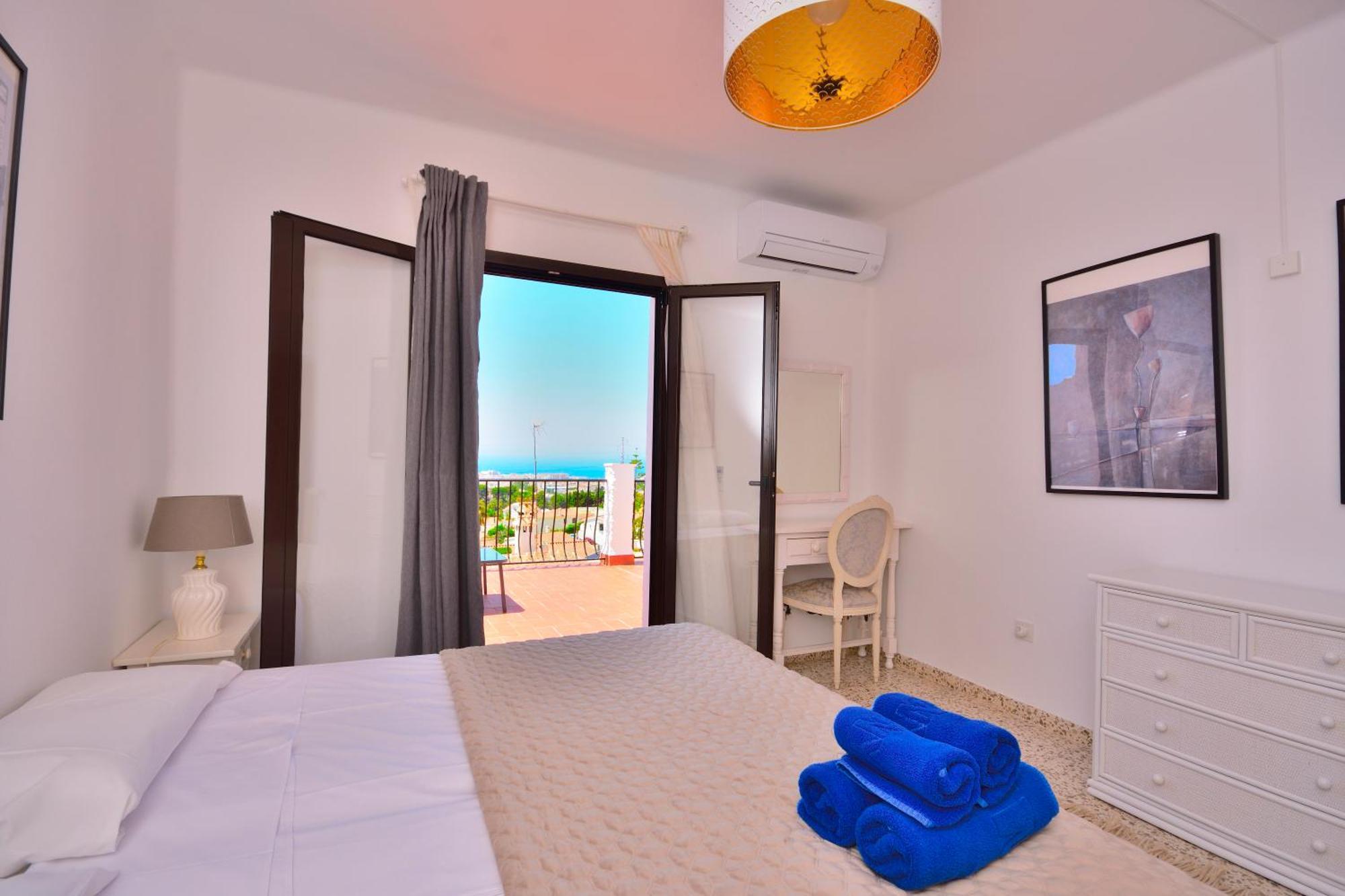 Pousada Little Castle: Sea & Mountain Views In