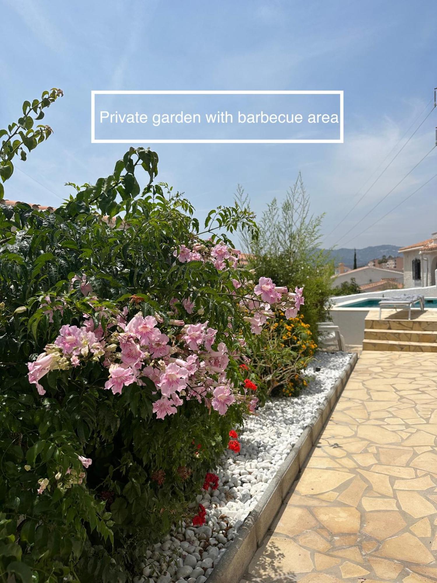 Little Castle: Sea & Mountain Views In * Nerja