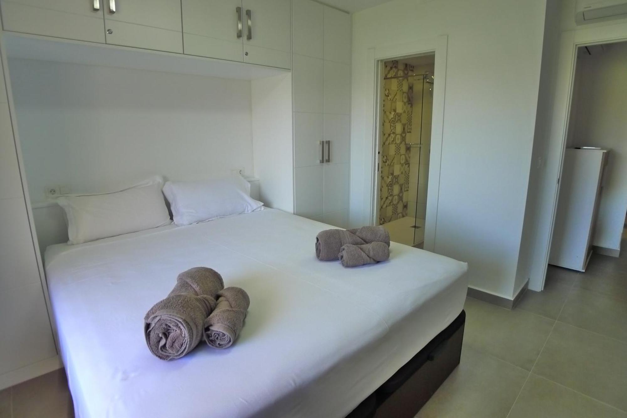 R1358 La Hacienda 10 A Apartment *