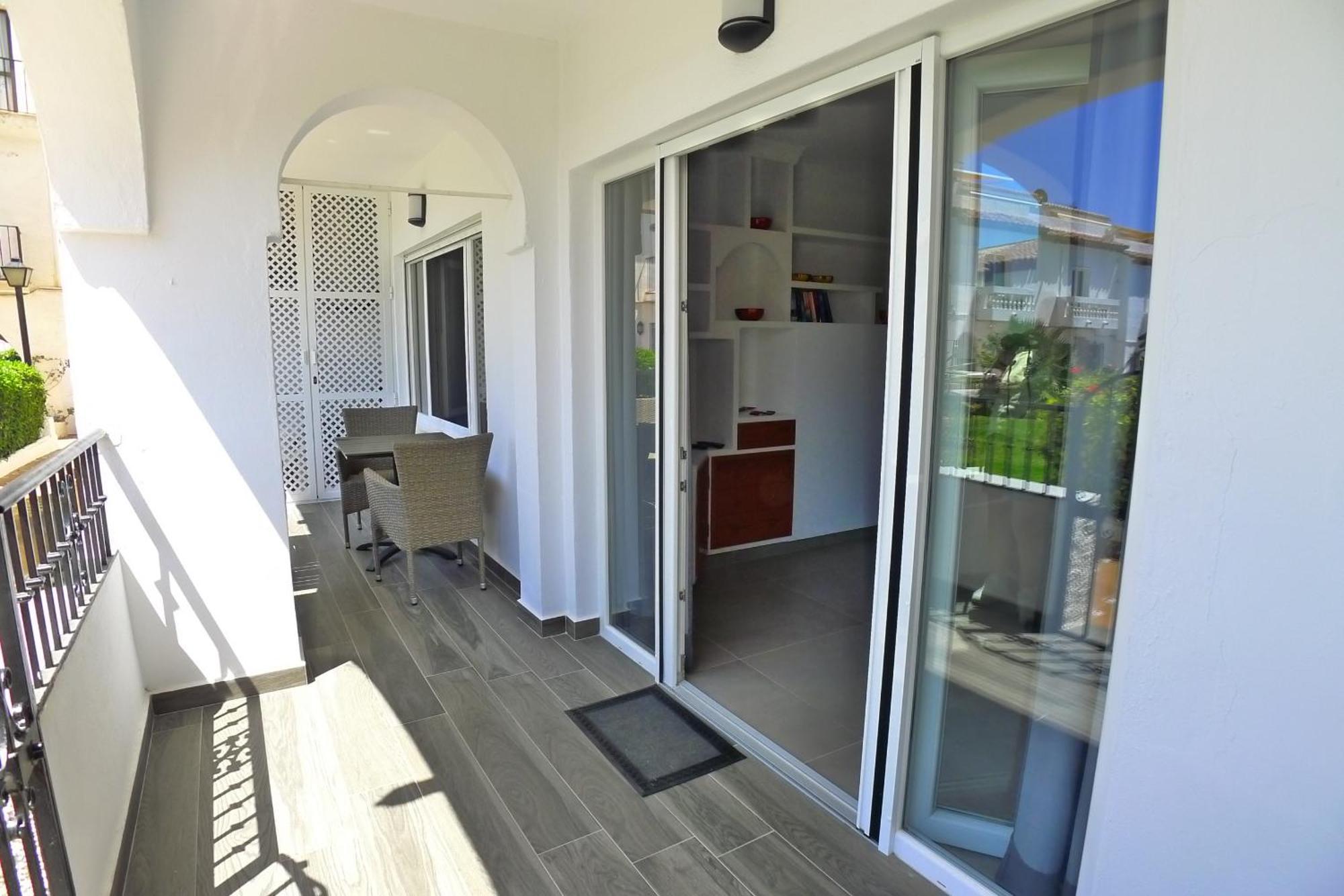 R1358 La Hacienda 10 A Apartment *