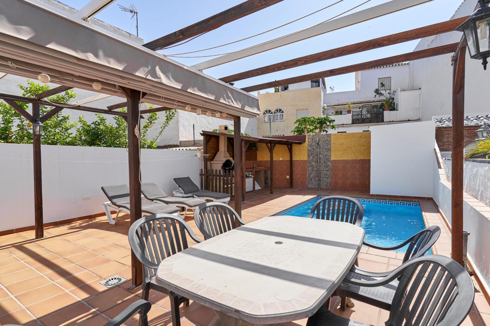 Vivienda Con Piscina