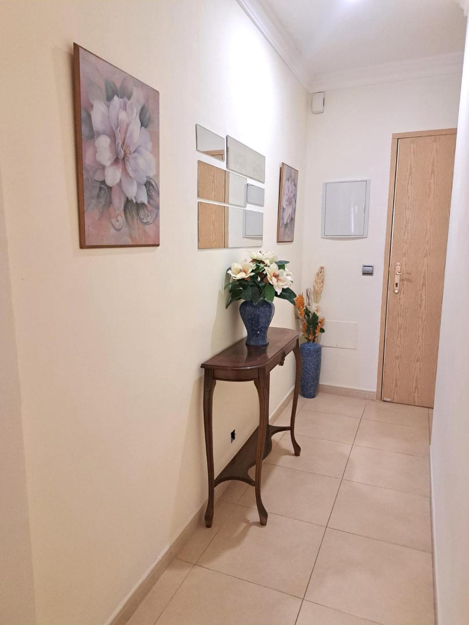 Lola 1 Apartment *