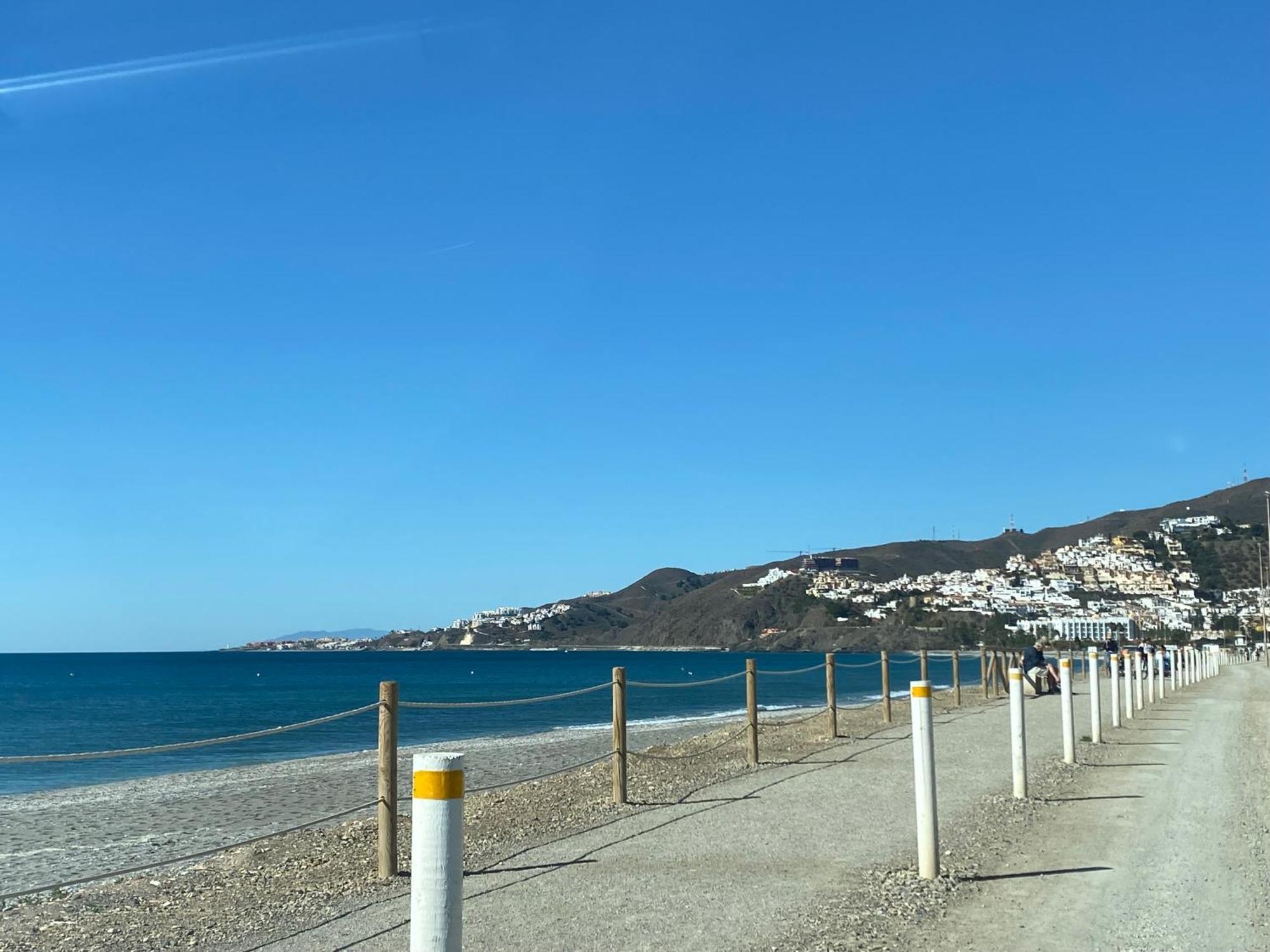 Apartamento Nuevo Con Parking Y A 300 Metros Playa Nerja