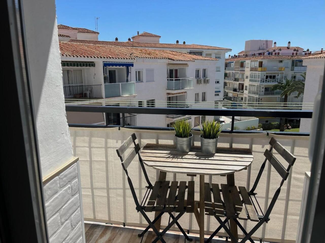 Apartment 3 Hab Con Parking Junto A La Playa Nerja