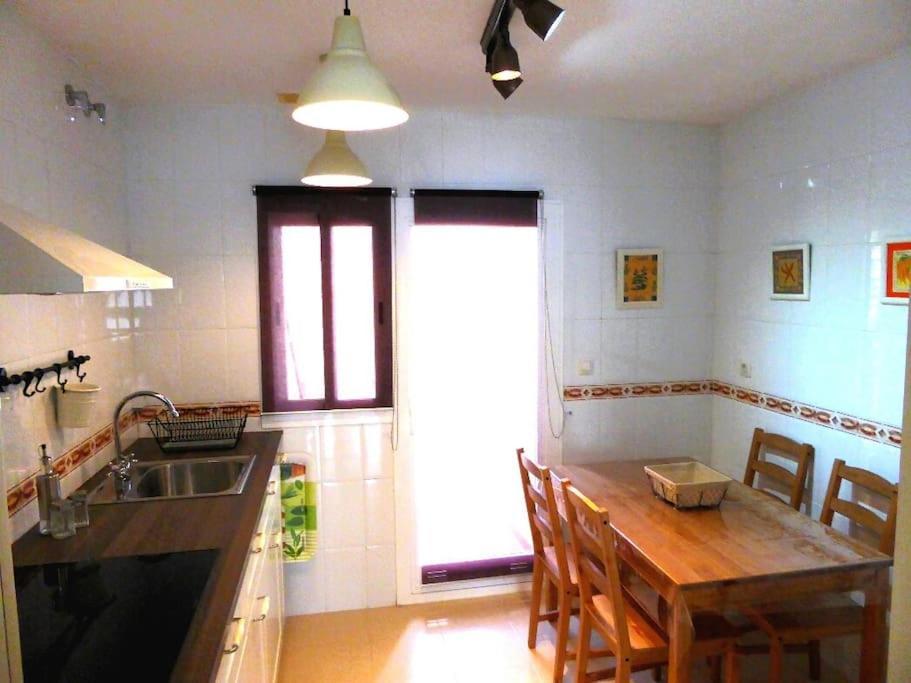 Atico Fresco Y Luminoso Con Aparcamiento Privado Apartment *
