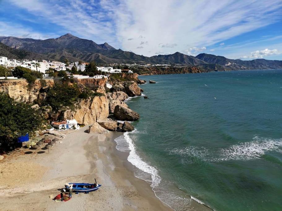 Atico Fresco Y Luminoso Con Aparcamiento Privado Apartment Nerja
