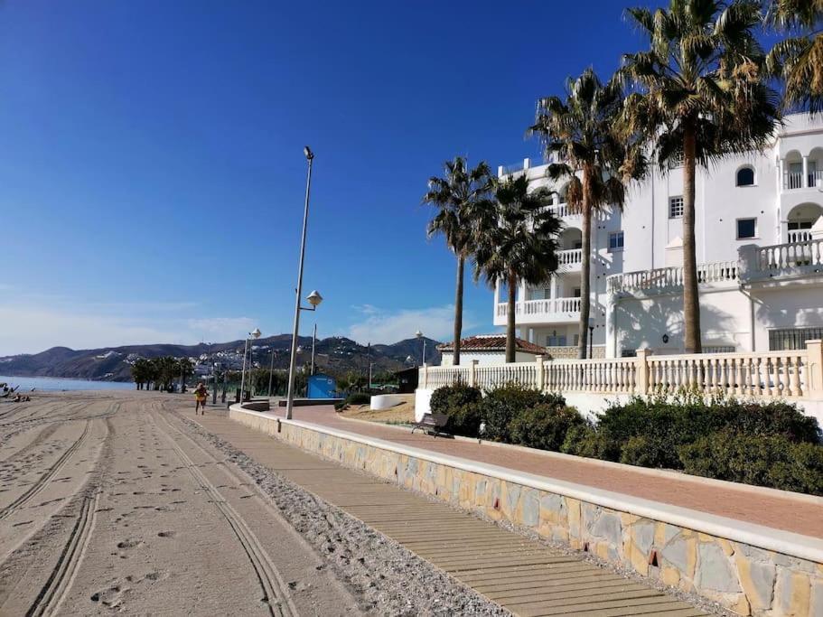 Atico Fresco Y Luminoso Con Aparcamiento Privado * Nerja