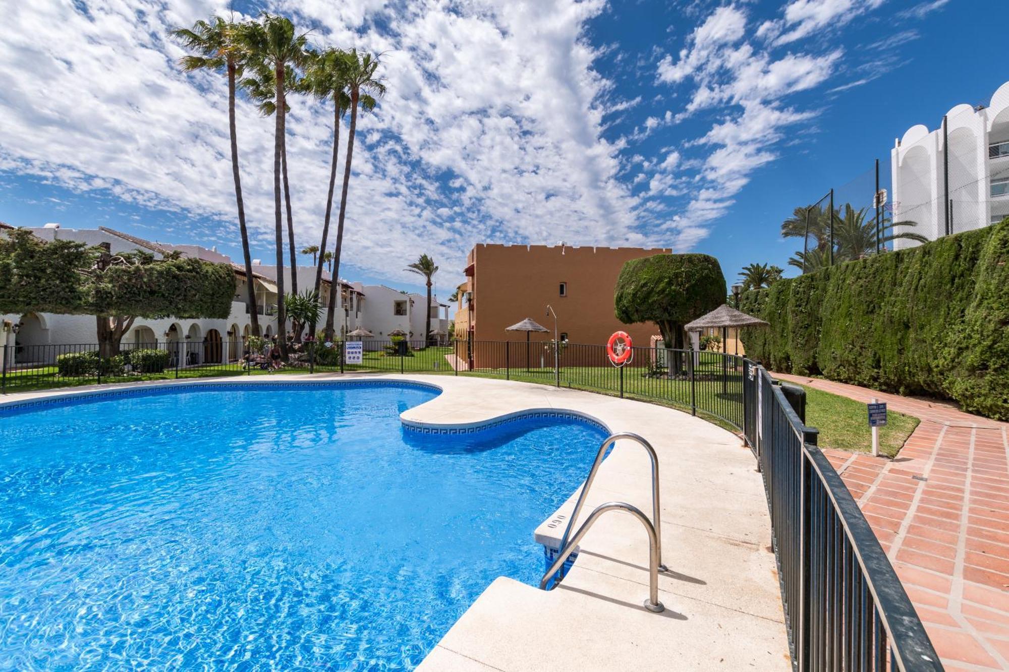 Renovated On Beachside With Pool Apartment Nerja