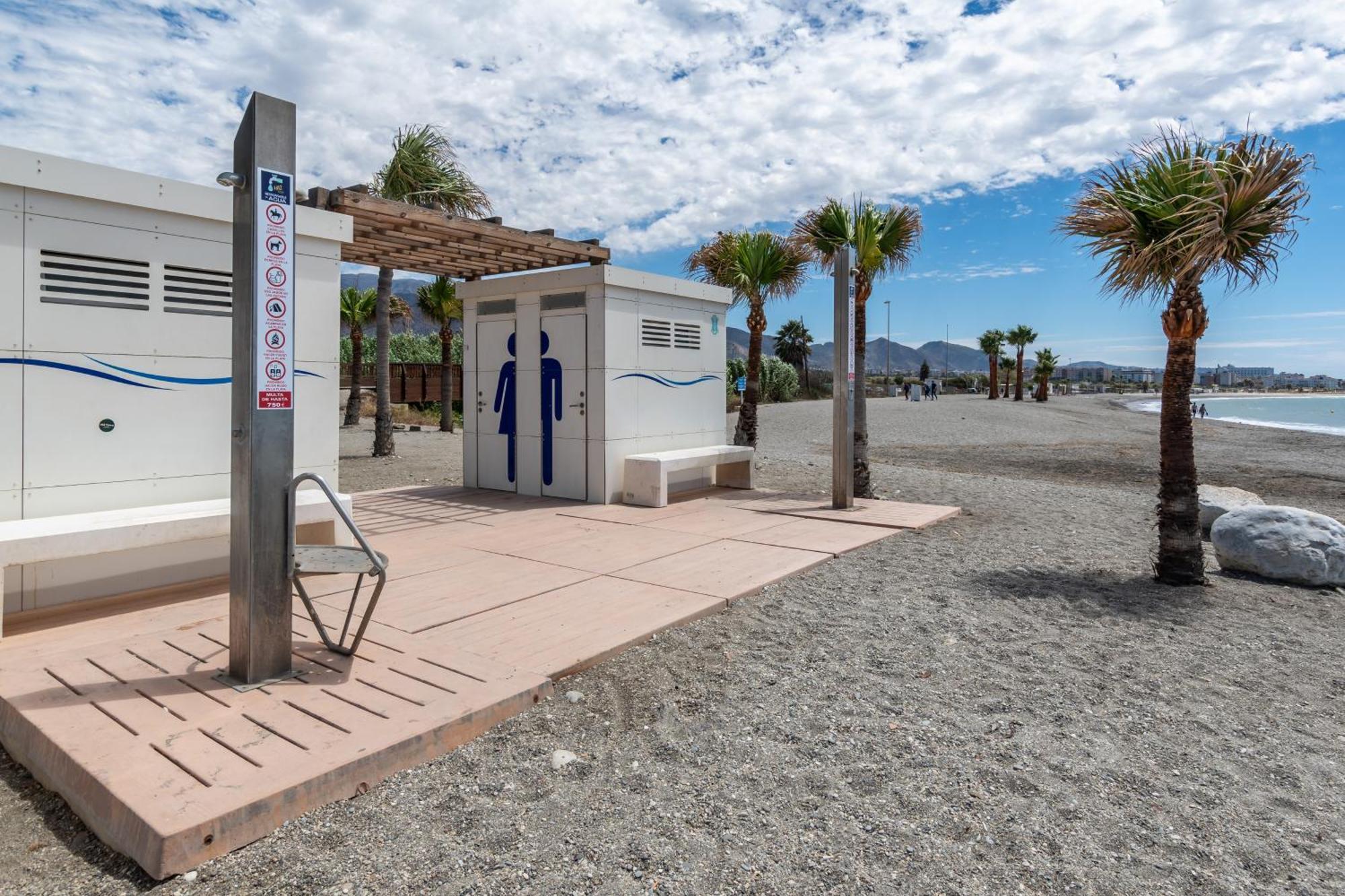 Renovated On Beachside With Pool