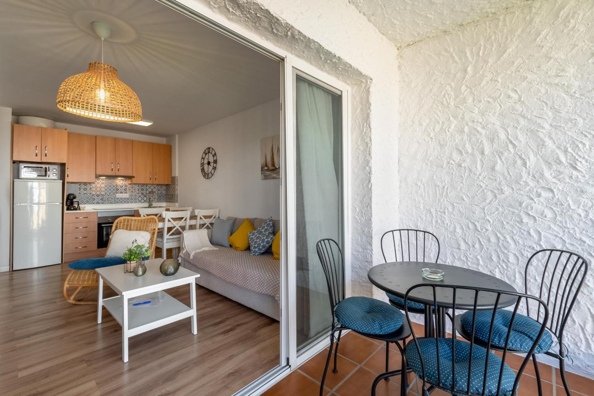 Renovated On Beachside With Pool * Nerja